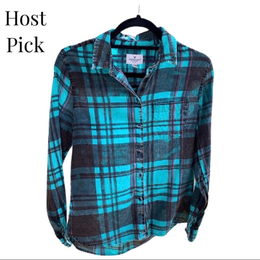 American Eagle 100% Cotton Button Down 
Size: XS